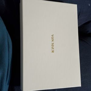 Von Maur- Irish Linens